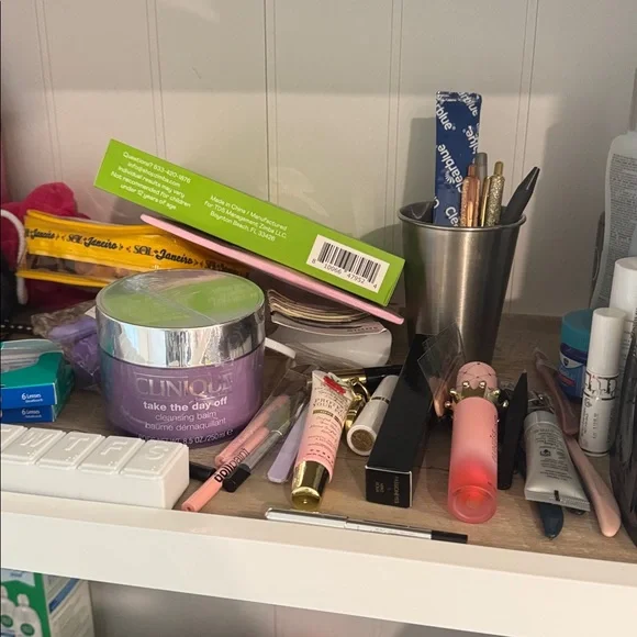 Whatever Is On Screen - Picture 1 of 1